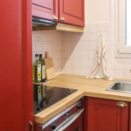 Beautiful Renovated In Paris