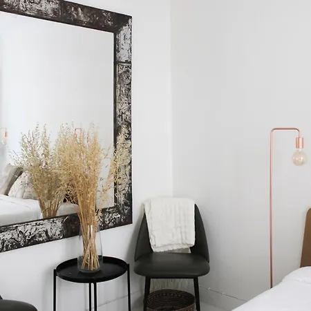 Beautiful Renovated In Paris