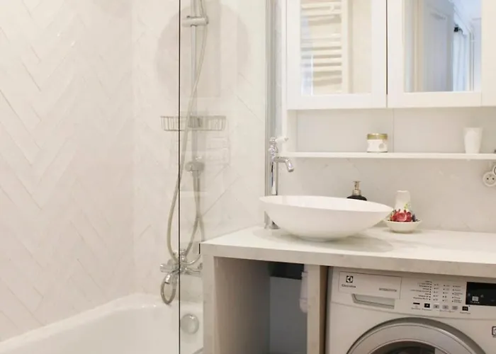 Beautiful Renovated In Апартаменты Париж
