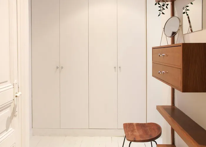 Beautiful Renovated In Апартаменты Париж